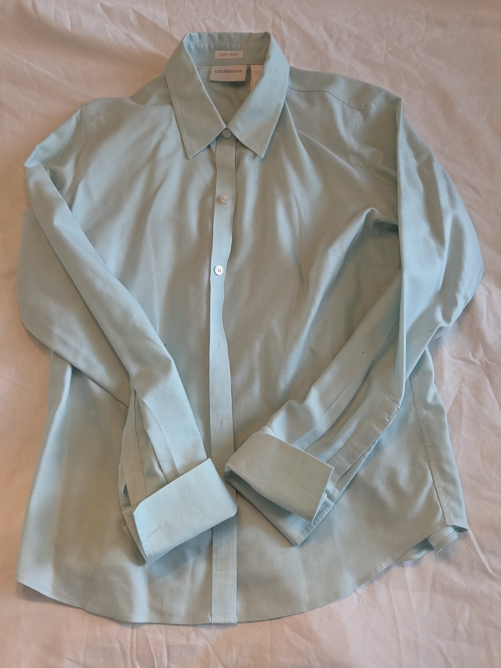 Liz Claiborne Ladies Light Green Non-Iron Dress Shirt with French Cuffs